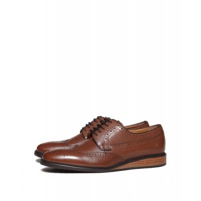 Brown temperament leather shoes